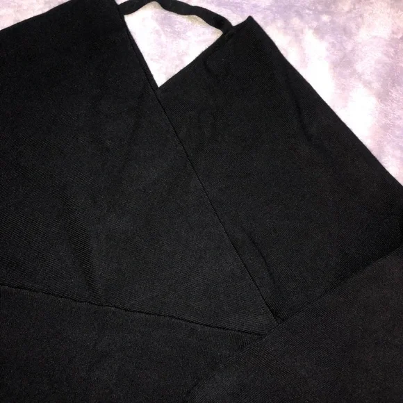 Elegant Black Women's Dress - Picture 5 of 15